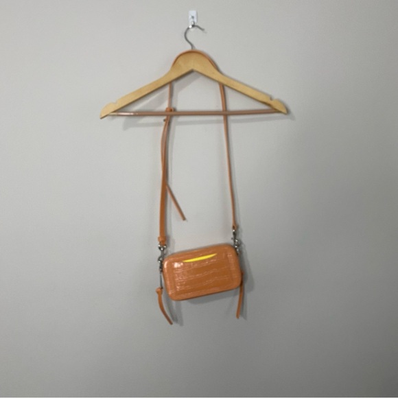 [Marc Jacobs] 100% Leather Croc Embossed Light Orange Crossbody Bag - Picture 6 of 10